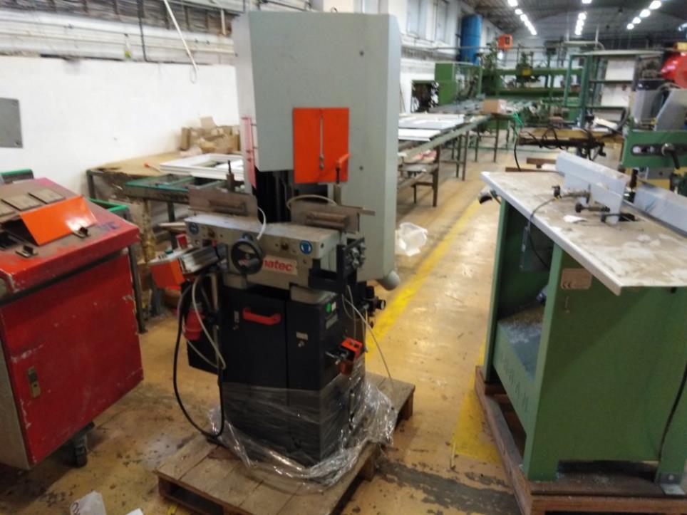 Ligne de fabrication de fenêtres en plastique-2